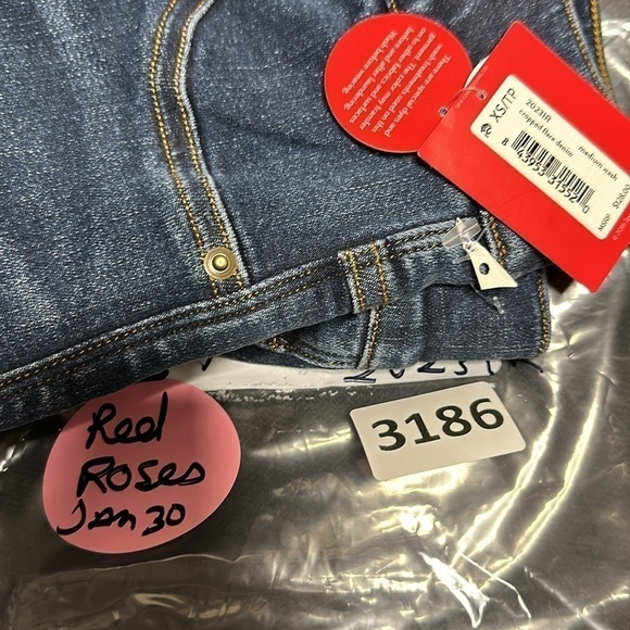 SPANX Cropped Flare Denim Medium Wash Raw Hem Pull On Stretch XS/P 20232R NWT - Picture 16 of 16